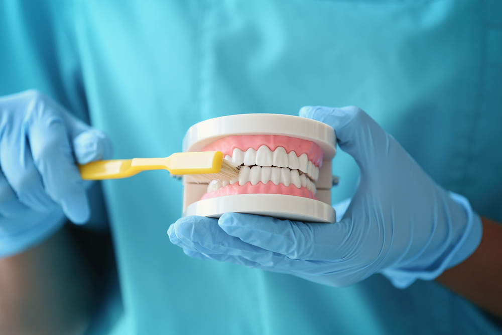 Całościowe leczenie dentystyczne – odkryj trasę do zdrowej i pięknego uśmiechów.